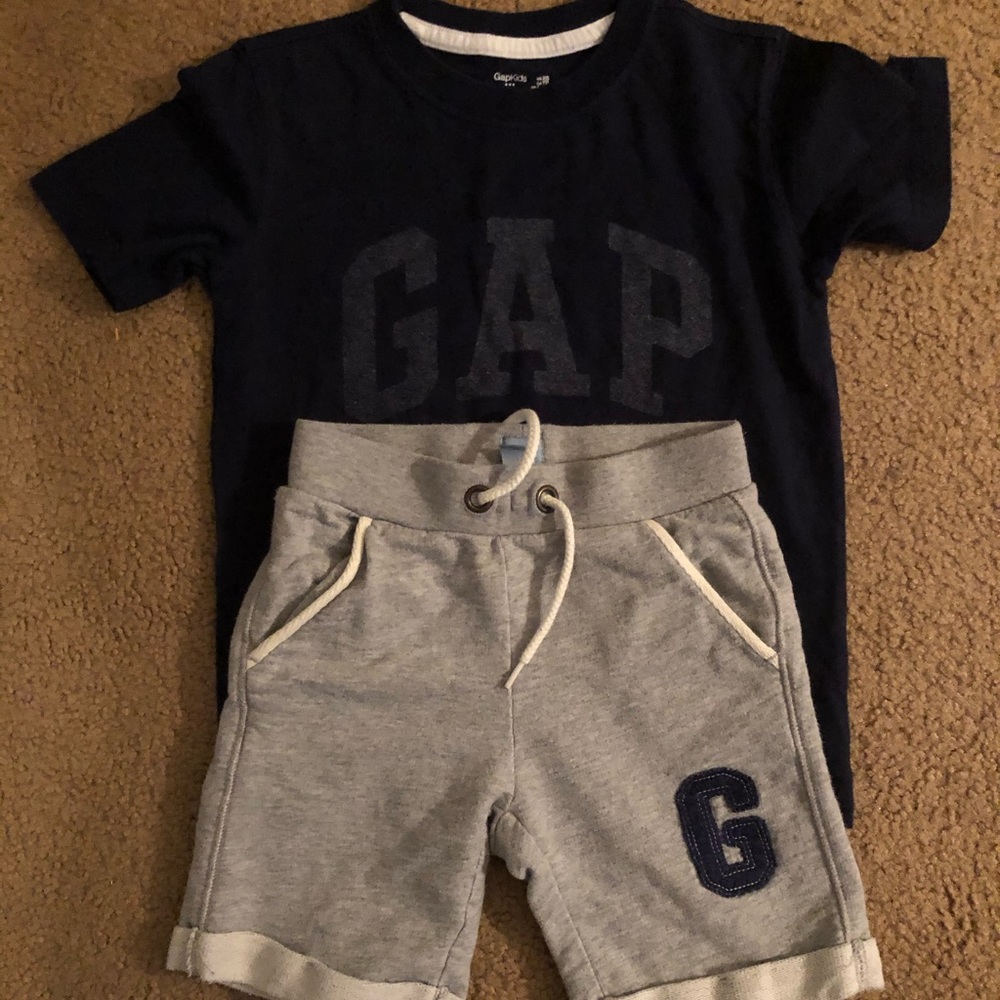 Gap shorts and shirt